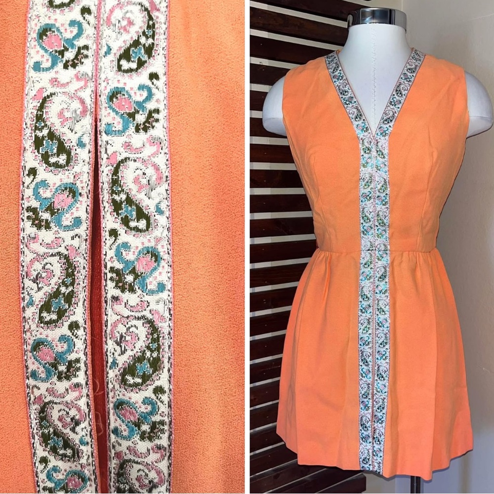 1960s 60s Vintage Orange Metallic Silver Paisley Trim V-Neck Mini Mod Dress